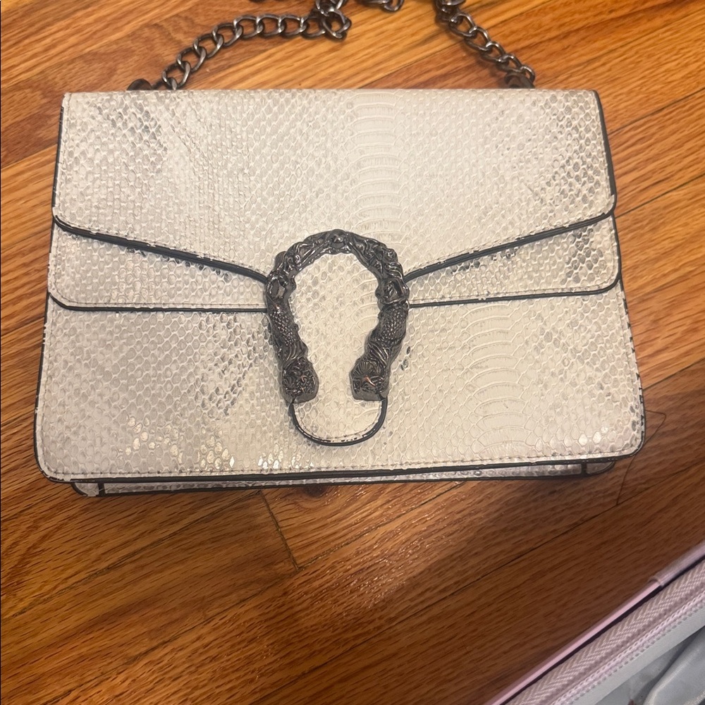 Handbag - Picture 2 of 5